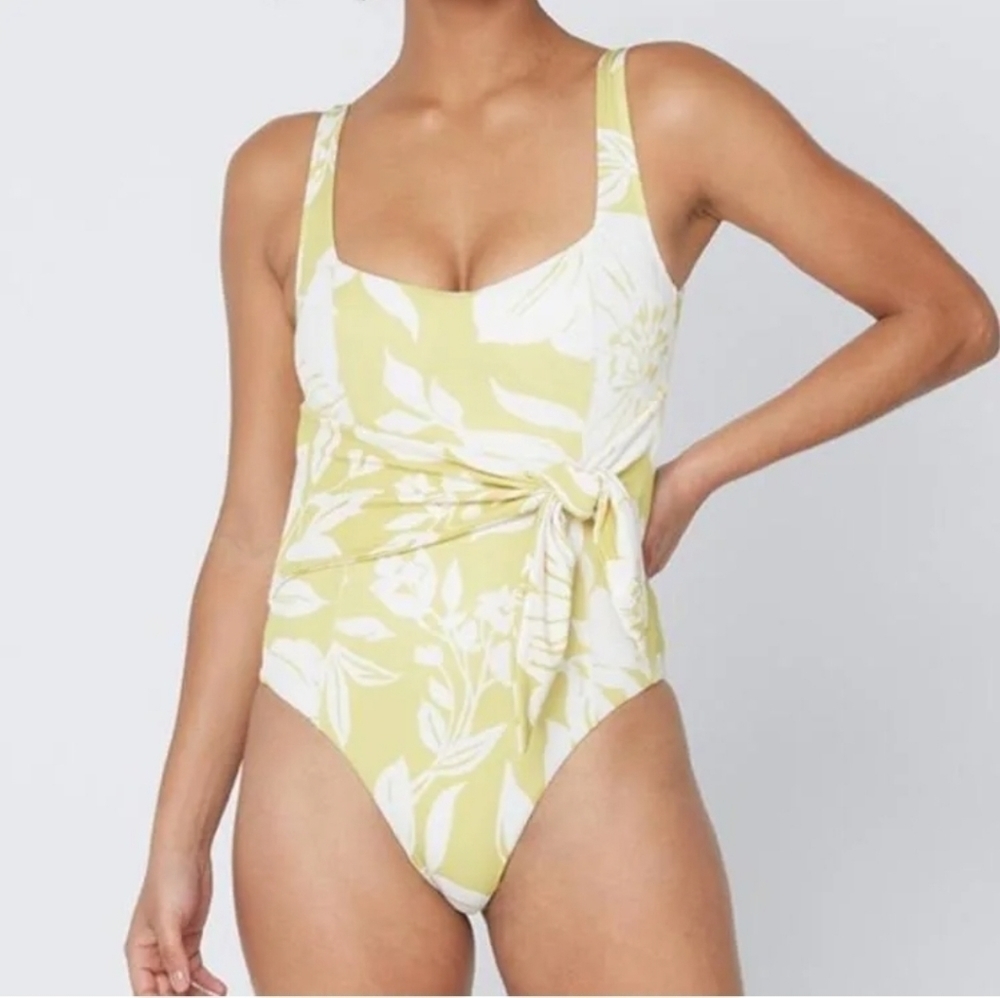 NWT L*Space Balboa floral one piece swimsuite size 6